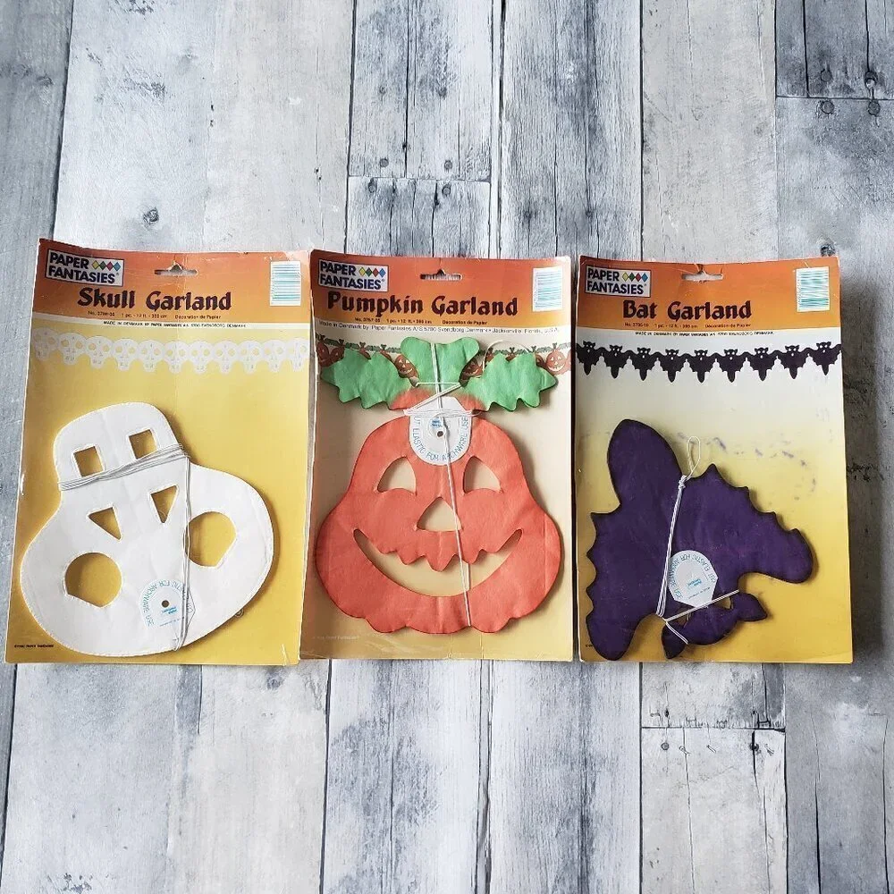 Paper Fantasies Open Package Bat, Skull and Pumpkin Garland Halloween